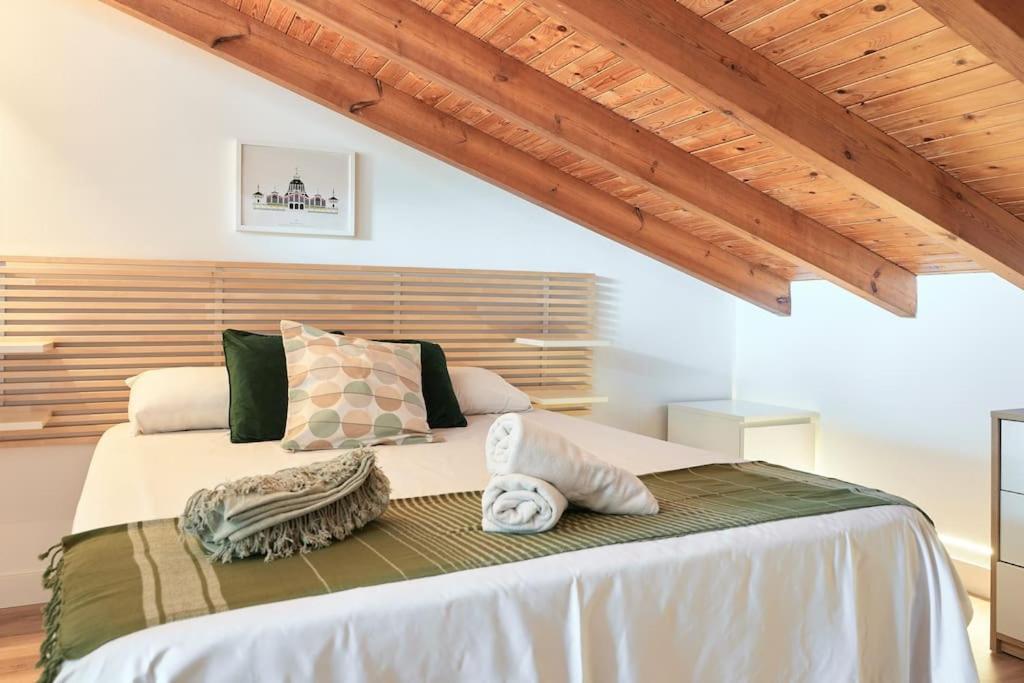 Sunny Cozy Penthouse With A Terrace At Plaza Del Carmen Apartment Valencia Exterior photo
