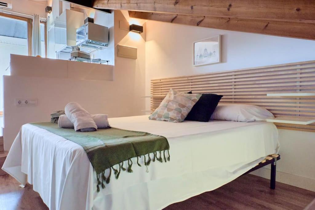 Sunny Cozy Penthouse With A Terrace At Plaza Del Carmen Apartment Valencia Exterior photo