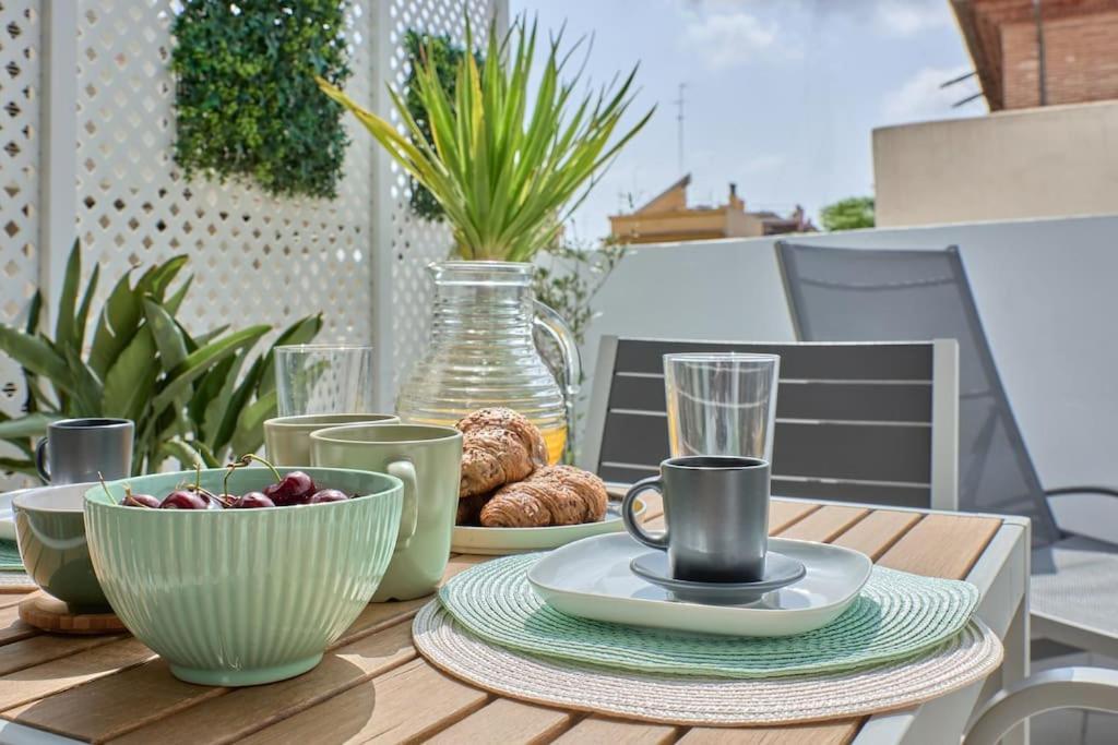 Sunny Cozy Penthouse With A Terrace At Plaza Del Carmen Apartment Valencia Exterior photo