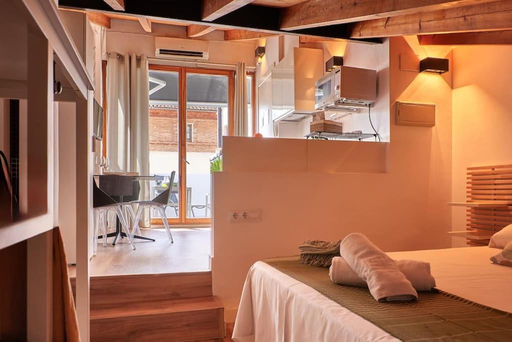 Sunny Cozy Penthouse With A Terrace At Plaza Del Carmen Apartment Valencia Exterior photo