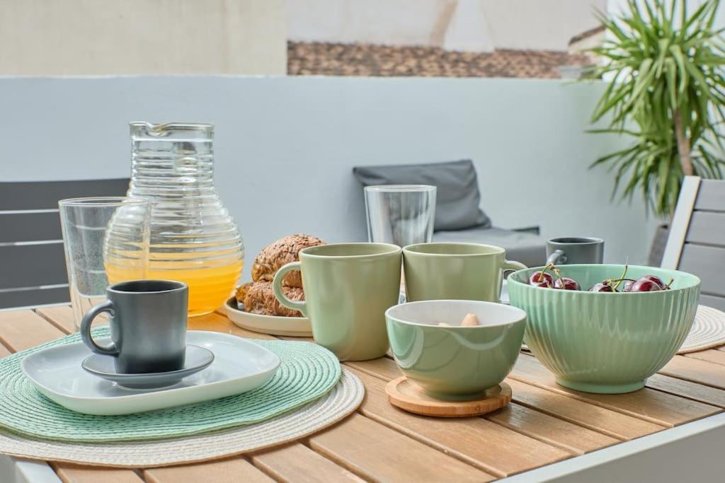 Sunny Cozy Penthouse With A Terrace At Plaza Del Carmen Apartment Valencia Exterior photo