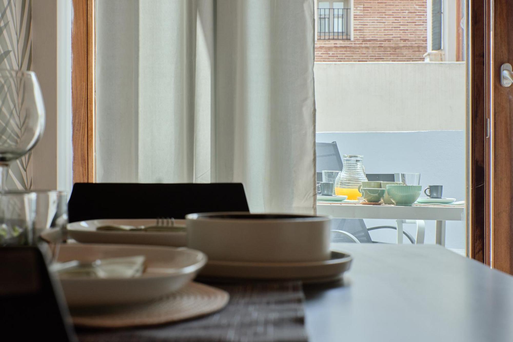 Sunny Cozy Penthouse With A Terrace At Plaza Del Carmen Apartment Valencia Exterior photo